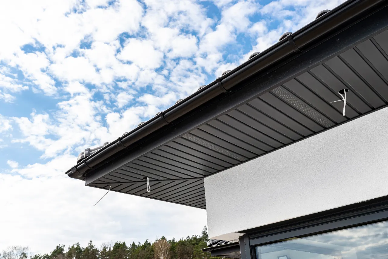 Seamless aluminum gutter installation Connecticut